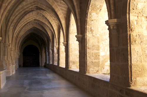 Galería sur del claustro del monasterio de Piedra